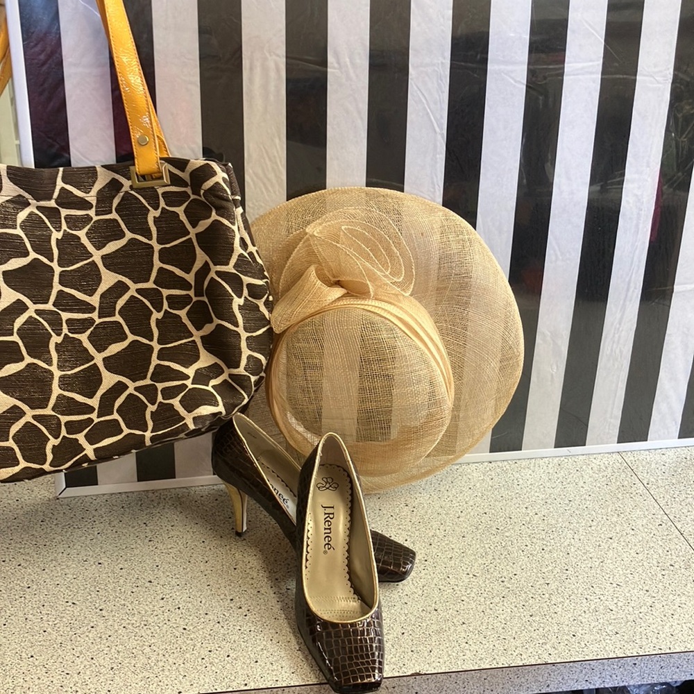 Cold Water tote with J Renee’ heel and hat